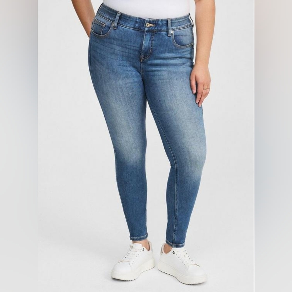 Torrid Bombshell Medium Wash High Rise Stretch Skinny Jeans Women's Plus Size 20